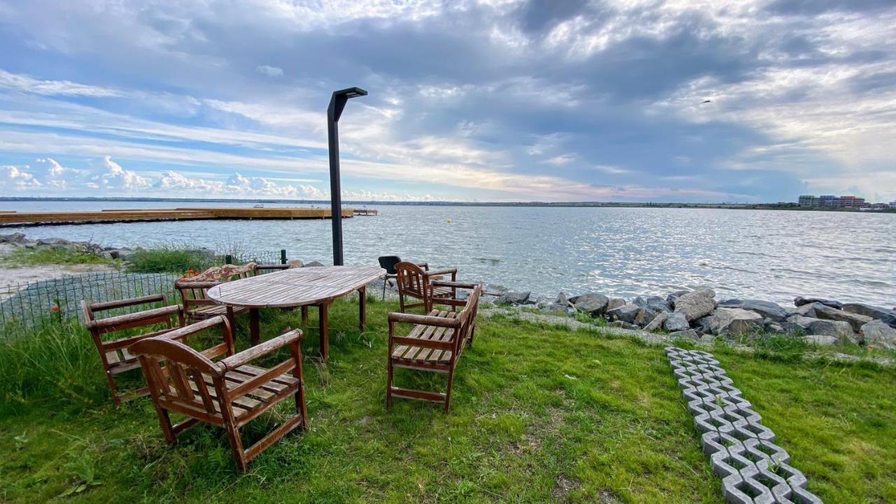 Апартаменти Myosotis Mamaia Studio By The Lake Екстер'єр фото